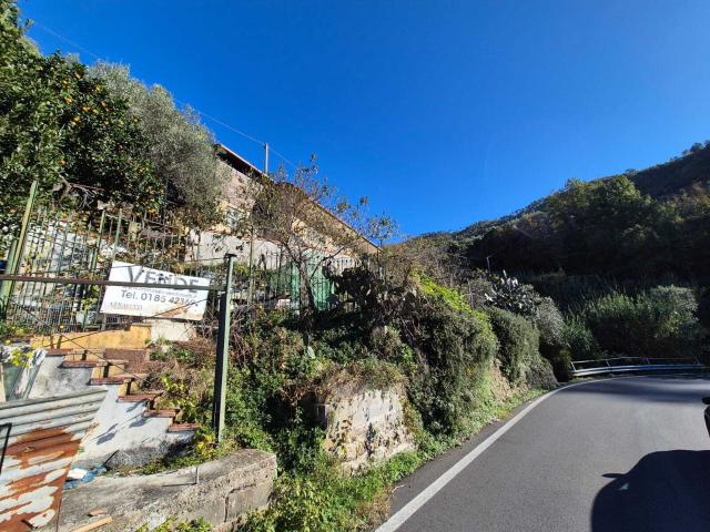Capannone in vendita a Rovereto, Sestri Levante