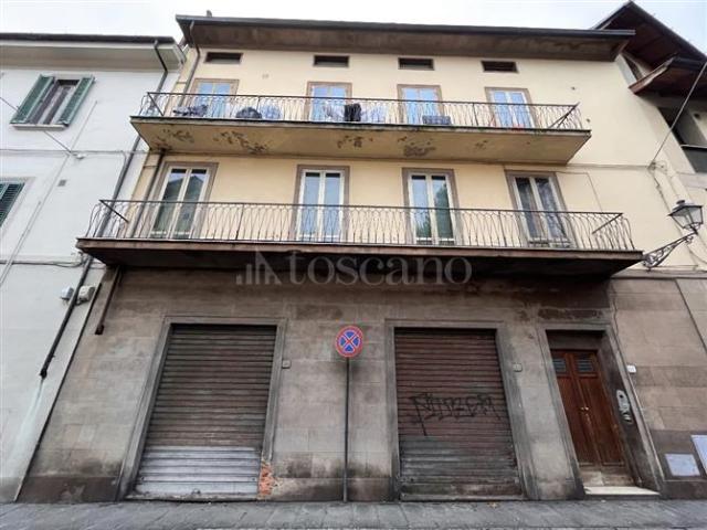 Locale Commerciale in affitto a il Cantiere, Prato