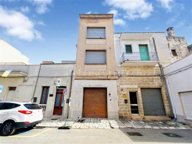 Box in vendita a Puglia, Brindisi