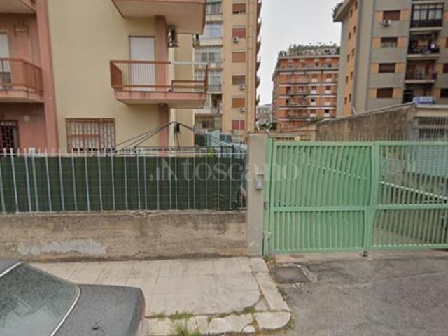 Locale Commerciale in affitto a VI Circoscrizione, Palermo
