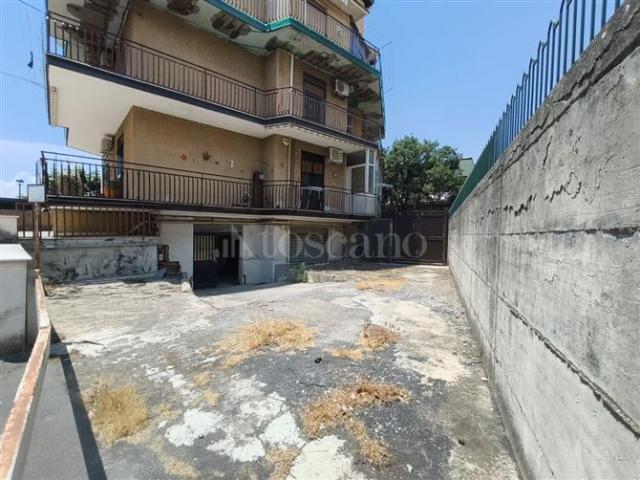 Locale Commerciale in vendita a Sant'agata Li Battiati, Sicilia