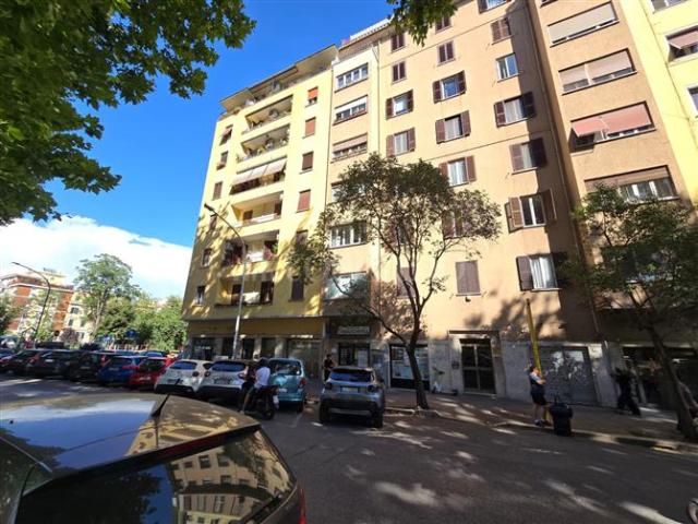 Locale Commerciale in vendita a Municipio Roma VII, Roma Capitale
