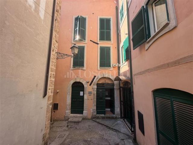 Locale Commerciale in vendita a Sora, Frosinone