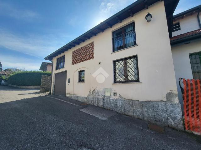 Capannone in affitto a Montesiro, Besana In Brianza