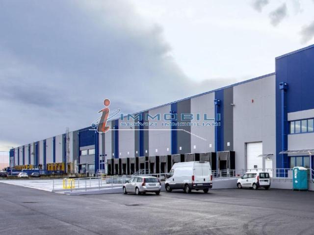 Capannone in affitto a Broni, Lombardia