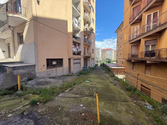 Capannone in affitto a Pontepiccolo, Calabria