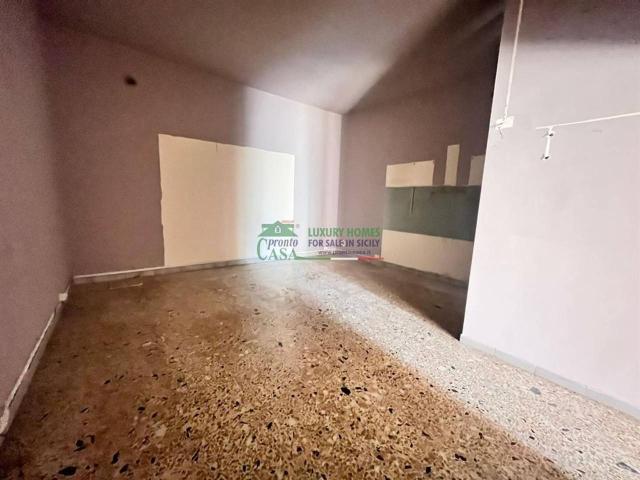 Capannone in affitto a Comiso, Sicilia