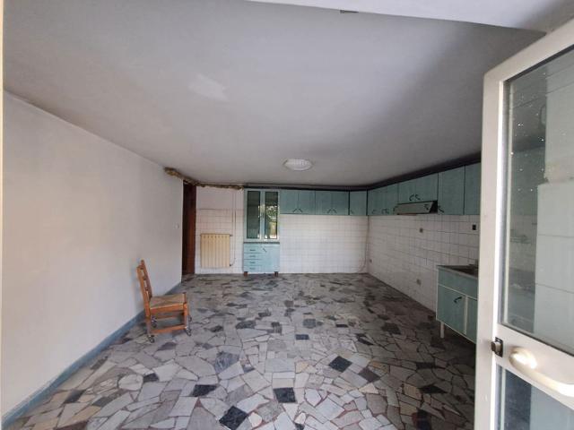 Capannone in affitto a Crispano, Campania