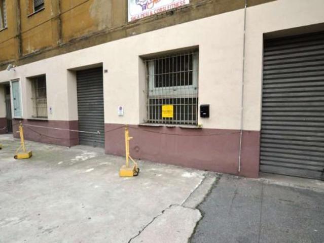Capannone in affitto a Bolzaneto, Genova