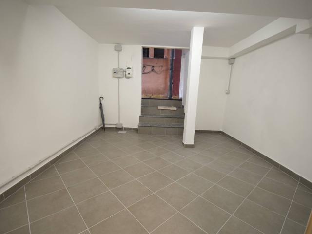 Capannone in affitto a Centro Est, Serra Riccò