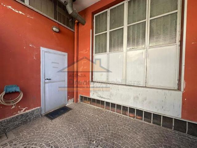 Capannone in affitto a Giugliano In Campania, Campania