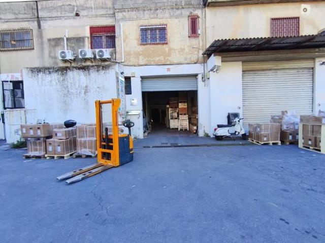 Capannone in affitto a Gravina Di Catania, Sicilia