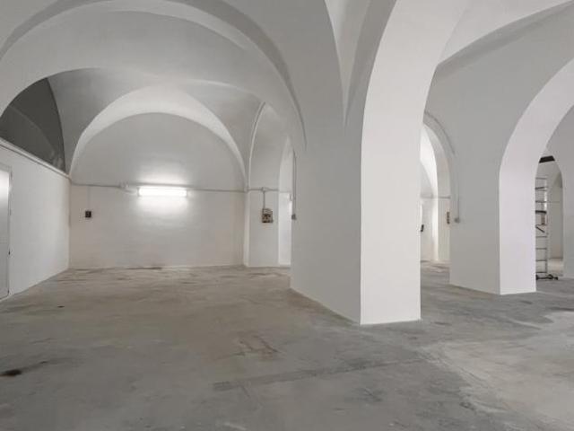 Capannone in affitto a Livorno, Toscana