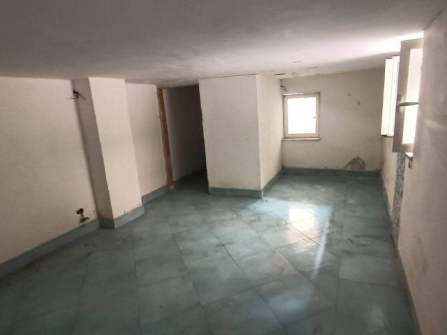 Capannone in affitto a Municipalità 4, Campania