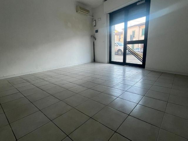 Capannone in affitto a Prato, Toscana