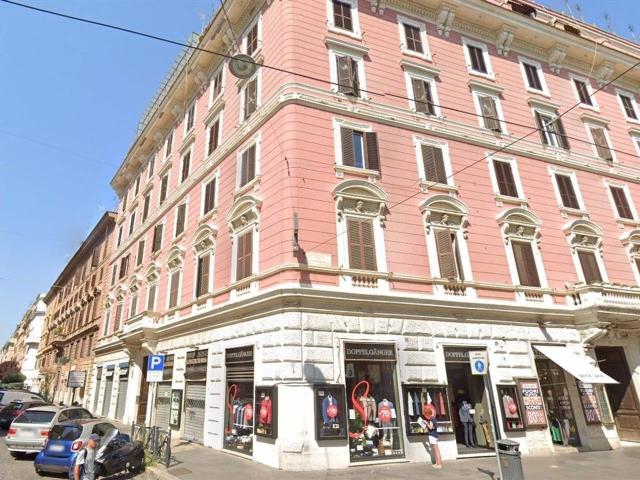 Capannone in affitto a Prati, Roma
