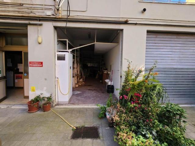 Capannoni in affitto 500 euro a Roma - Capannoni in affitto a Roma