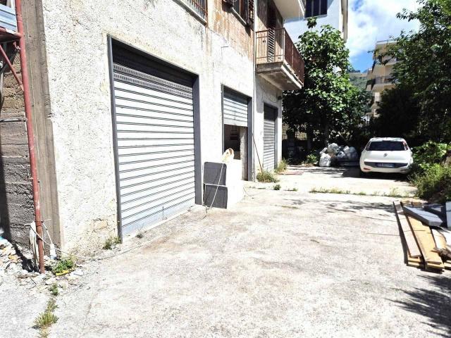 Capannone in affitto a Siano, Campania