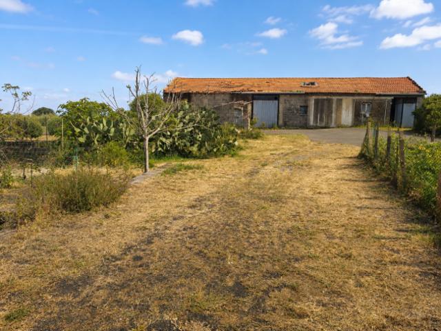 Capannone in vendita a Aci Sant'antonio, Sicilia