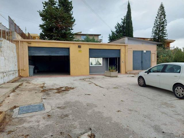 Capannone in vendita a Calcarelle, Agrigento