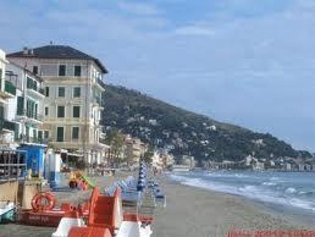 Capannone in vendita a Alassio, Liguria