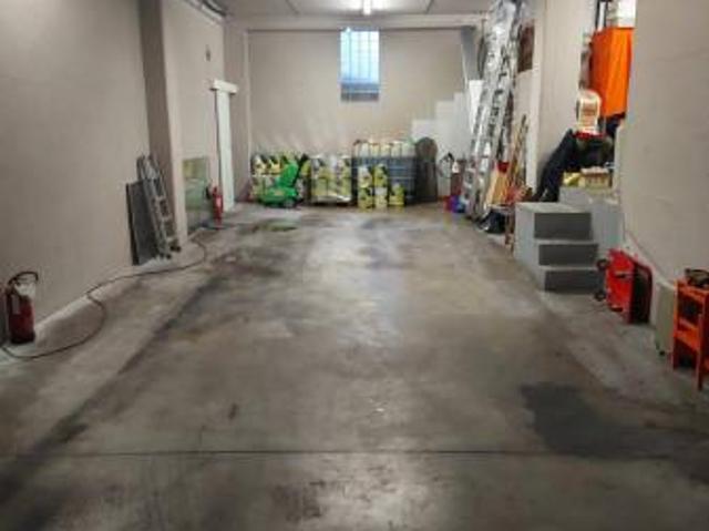 Capannone in vendita a Alzano Lombardo, Bergamo