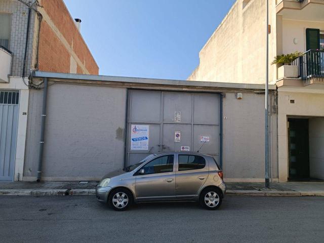 Capannone in vendita a Andria, Barletta-Andria-Trani