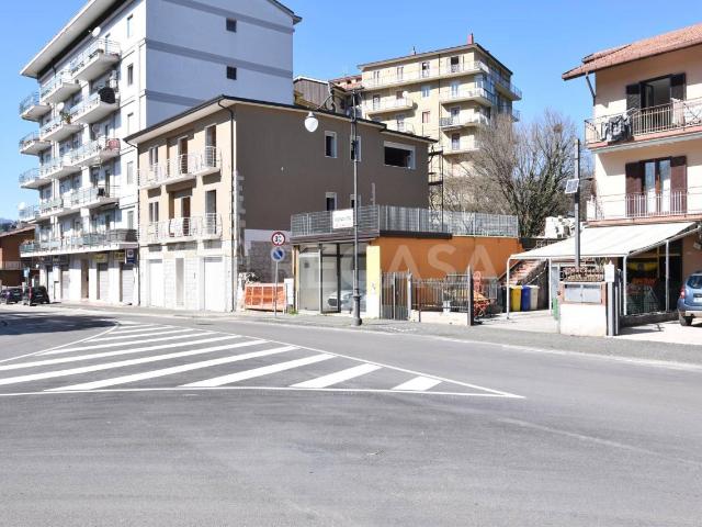 Capannone in vendita a Atripalda, Campania