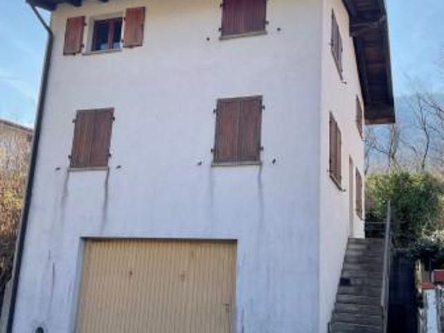Capannone in vendita a Forame / Malina / Foran, Attimis / Atimis