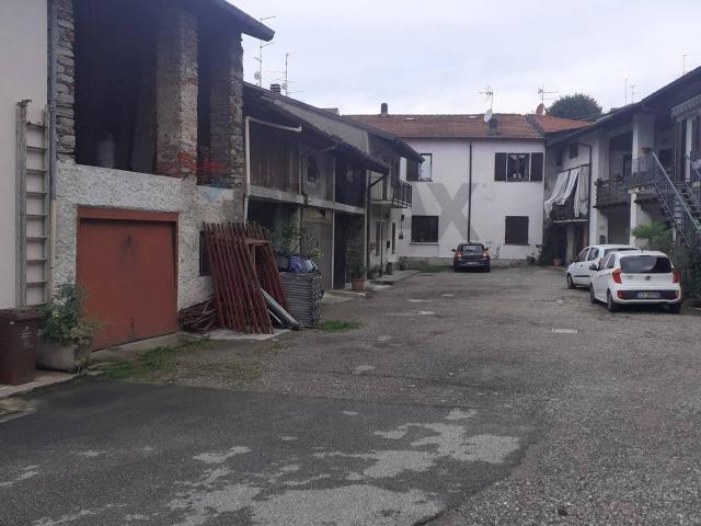Capannone in vendita a Bregano, Lombardia