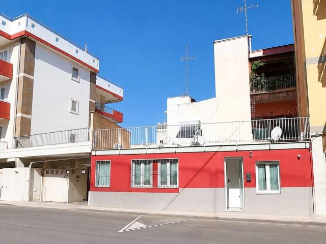 Capannone in vendita a Municipio 4, Puglia