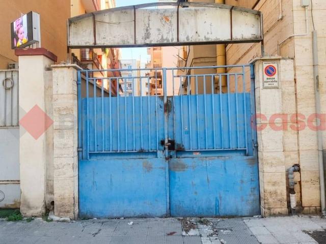 Capannone in vendita a Municipio 2, Puglia