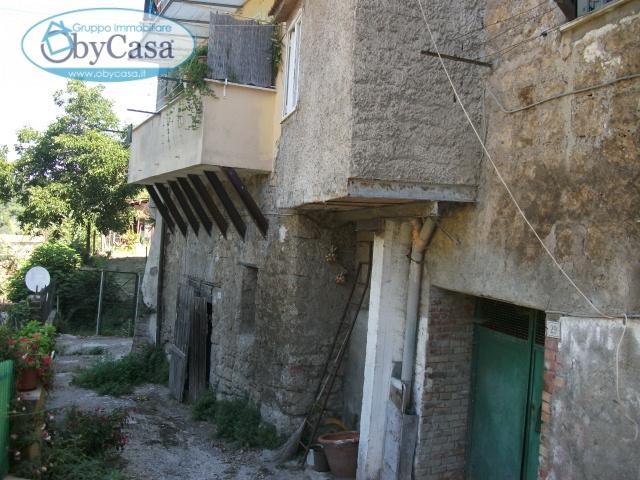 Capannone in vendita a Bassano Romano, Lazio