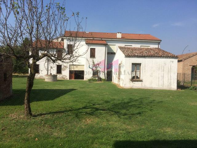 Capannone in vendita a Bergantino, Veneto