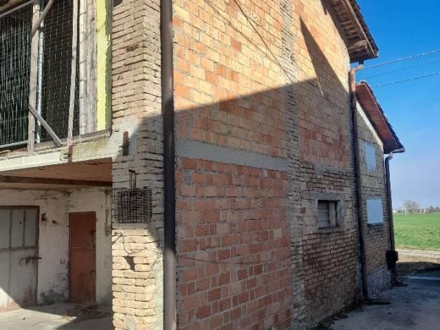 Capannone in vendita a Val d’Enza, Re