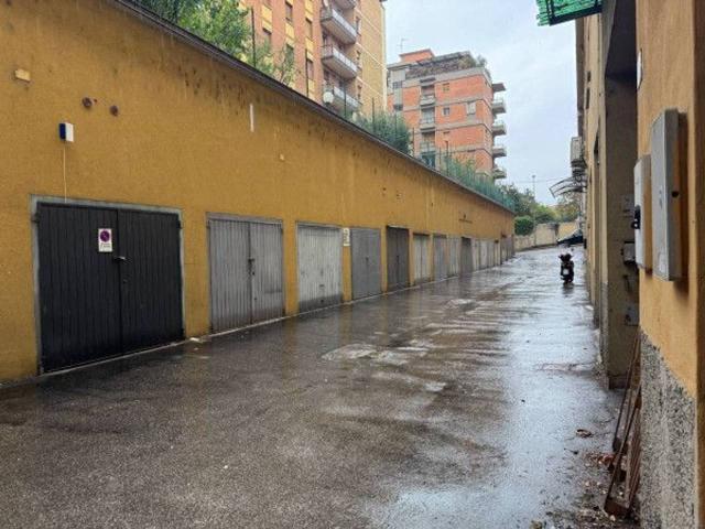 Capannone in vendita a Porto-Saragozza, Bologna
