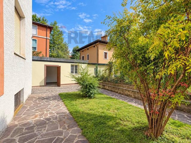 Capannone in vendita a Zona Ovest, Brescia