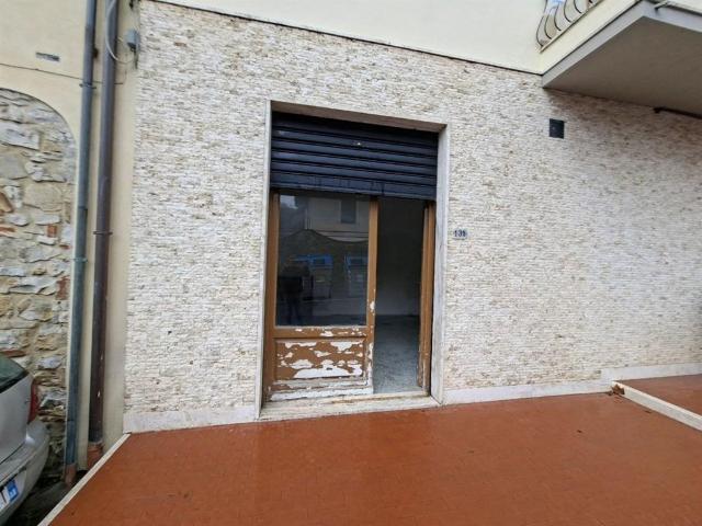 Capannone in vendita a Bucine, Toscana