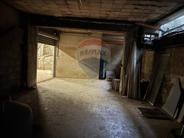 Capannone in vendita a Caltagirone, Sicilia
