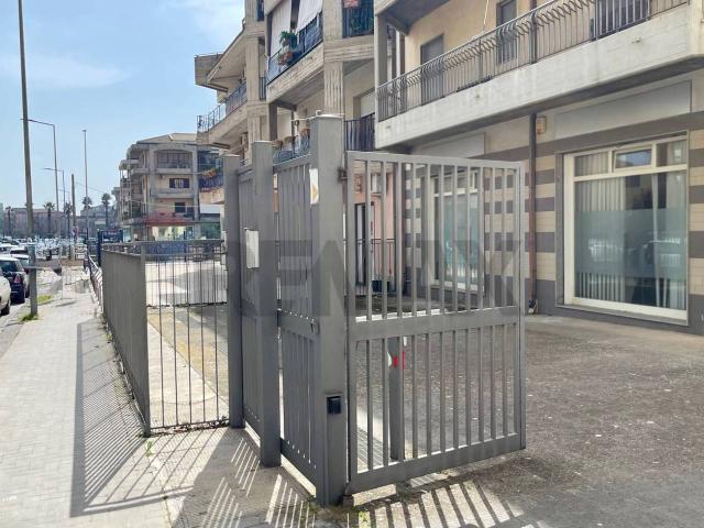 Capannone in vendita a Caltagirone, Sicilia