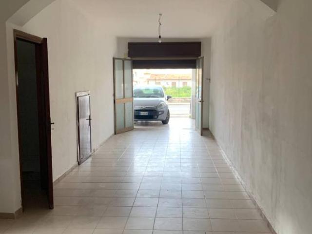 Capannone in vendita a Carini, Sicilia