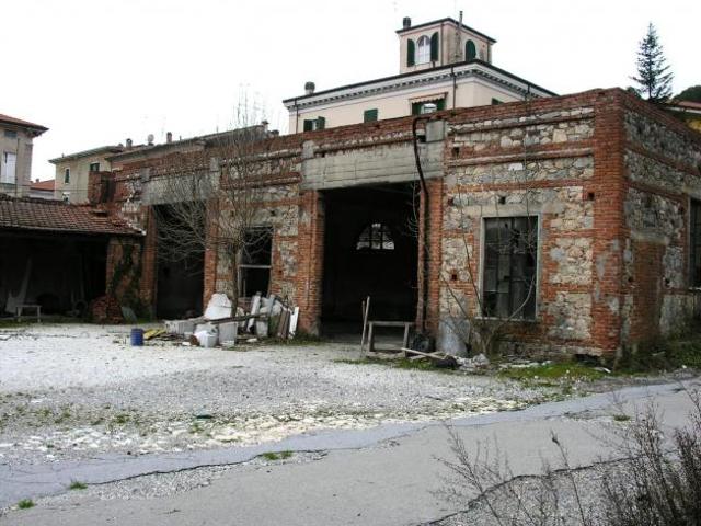 Capannone in vendita a Fabbrica, Carrara