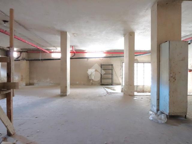 Capannone in vendita a Oltreponte, Piemonte