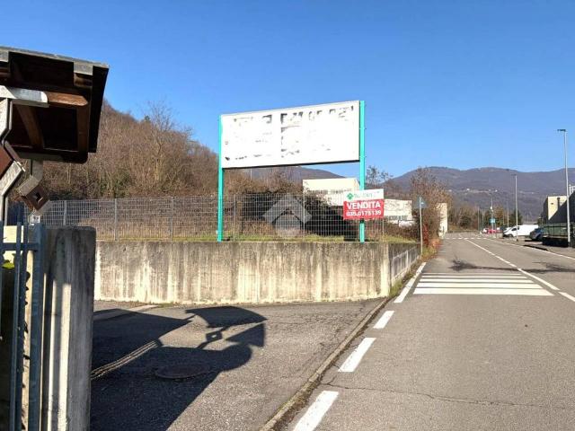 Capannone in vendita a Casazza, Lombardia