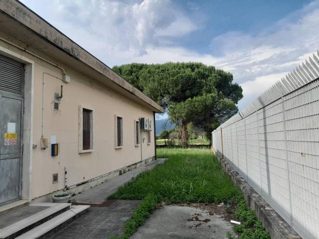 Capannone in vendita a San Donato, Cascina