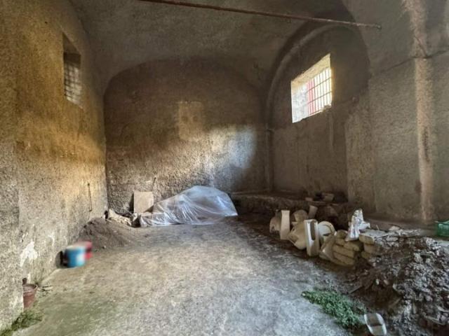 Capannone in vendita a Casoria, Napoli