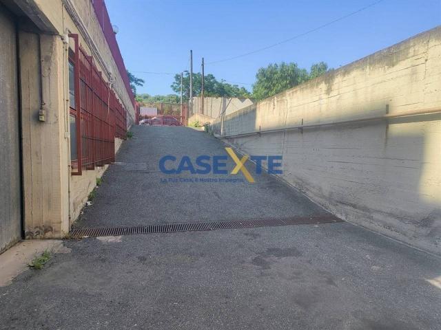 Capannone in vendita a Picanello-Ognina-Barriera-Canalicchio, Catania