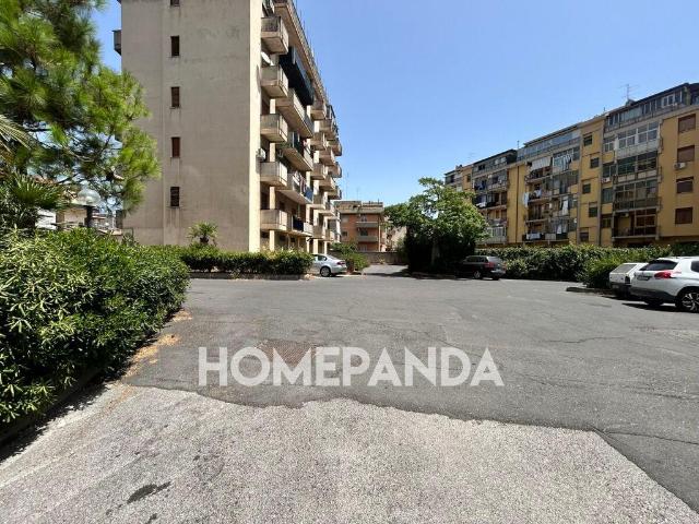 Capannone in vendita a Picanello-Ognina-Barriera-Canalicchio, Catania