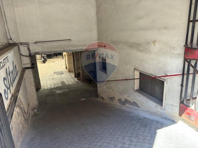 Capannone in vendita a Picanello-Ognina-Barriera-Canalicchio, Catania