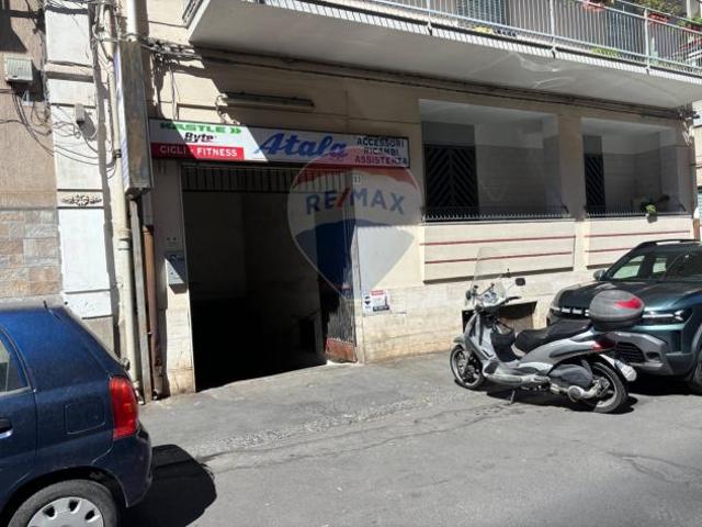Capannone in vendita a Picanello-Ognina-Barriera-Canalicchio, Catania